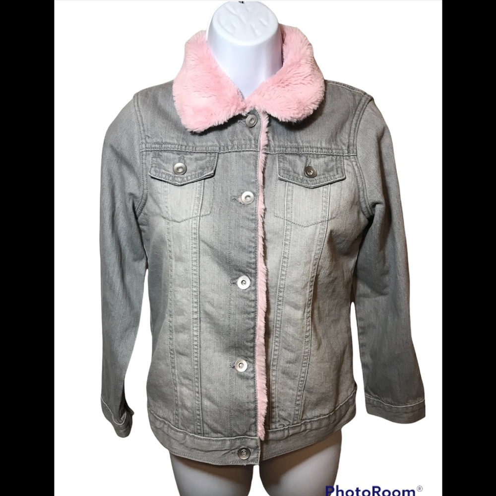 Girls Gray and Denim faux pink lining fur coat. Size 10/12 Large.